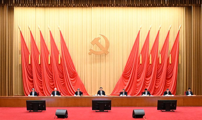 4月3日，學(xué)習(xí)貫徹習(xí)近平新時(shí)代中國特色社會(huì)主義思想主題教育工作會(huì)議在北京召開。中共中央總書記、國家主席、中央軍委主席習(xí)近平出席會(huì)議并發(fā)表重要講話。李強(qiáng)、趙樂際、王滬寧、蔡奇、丁薛祥、李希、韓正出席會(huì)議。