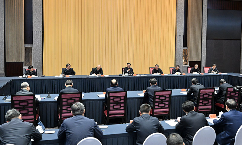 11月30日上午，中共中央總書記、國家主席、中央軍委主席習近平在上海主持召開深入推進長三角一體化發(fā)展座談會并發(fā)表重要講話。